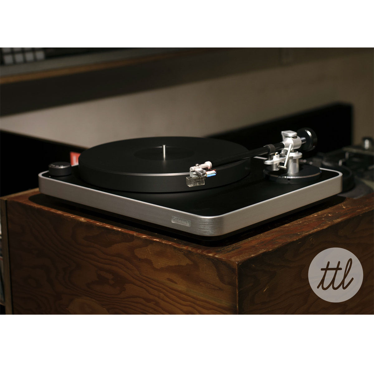 Clearaudio: Concept AiR Turntable - Concept Tonearm / Concept Cartridge