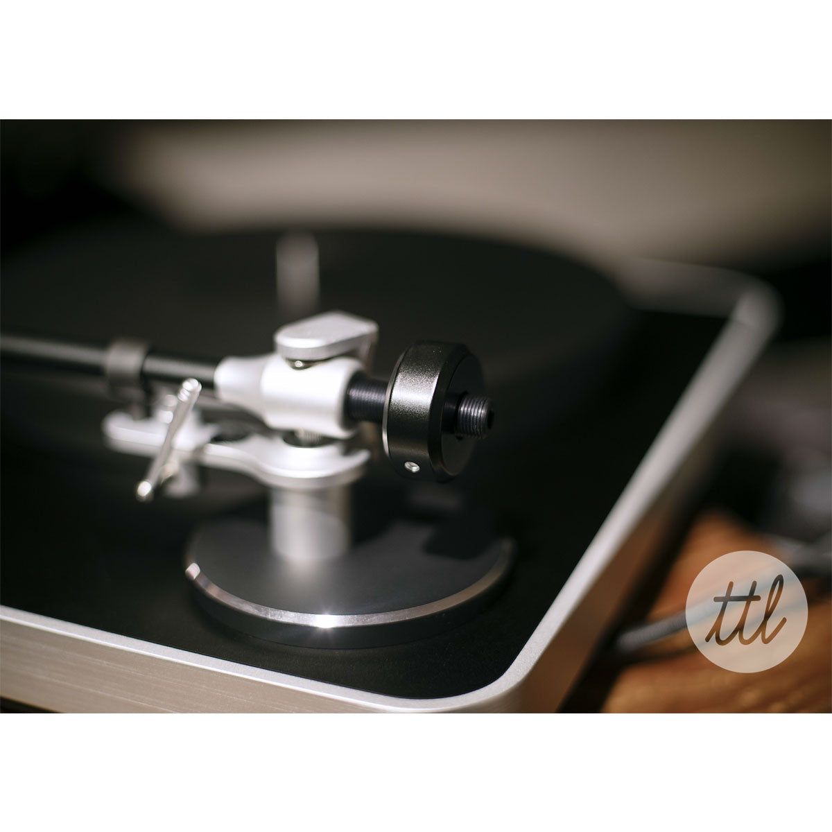 Clearaudio: Concept AiR Turntable - Concept Tonearm / Concept Cartridge