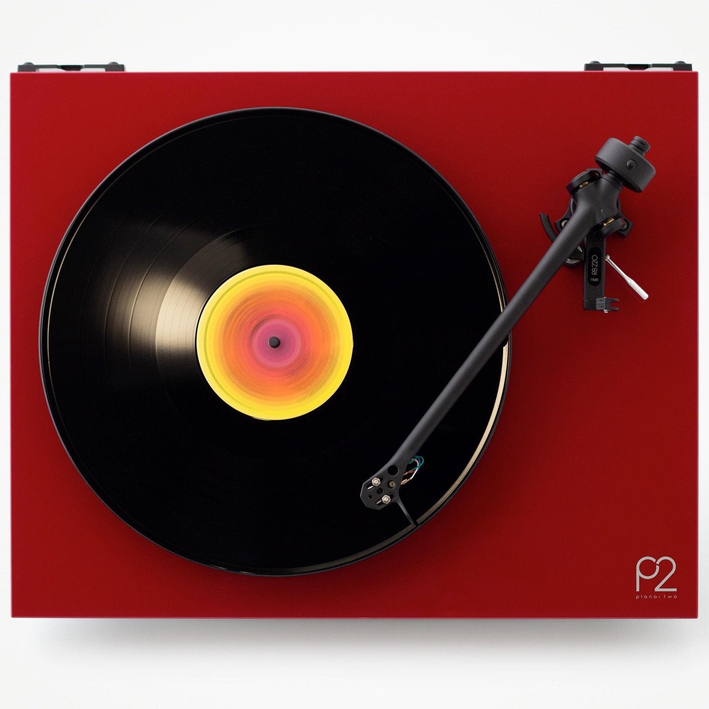 Rega: Planar 2 Turntable w/Carbon Cartridge - Gloss Red