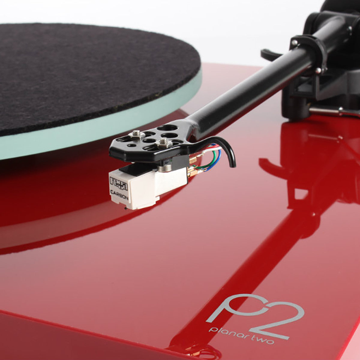 Rega: Planar 2 Turntable w/Carbon Cartridge - Gloss Red