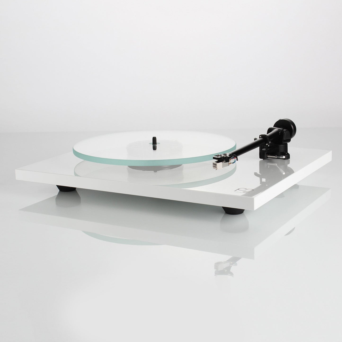 Rega: Planar 2 Turntable w/ ND3 Cartridge - White