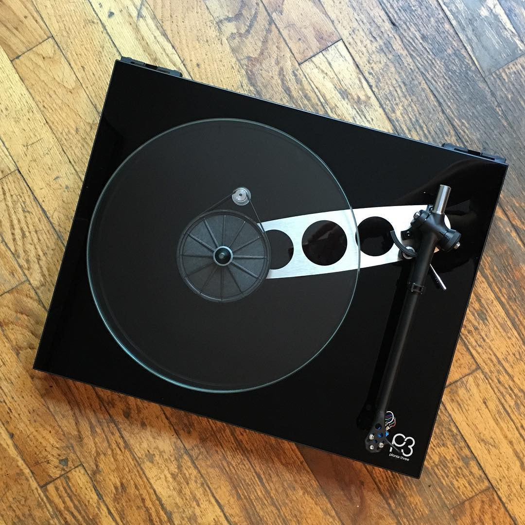 Rega: Planar 3 Turntable - Black / No Cart