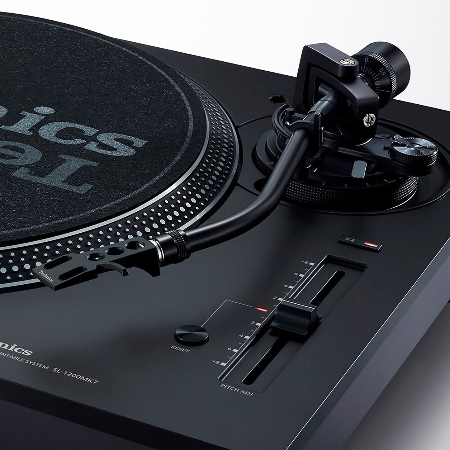 Technics: SL-1200MK7 Turntable - Black